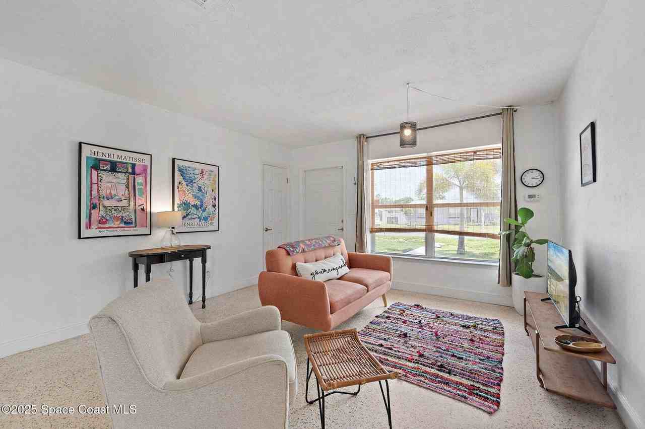 113 Se 2nd St - Photo 3 of 25