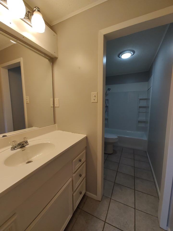 1717 N 29th St - Photo 3 of 27