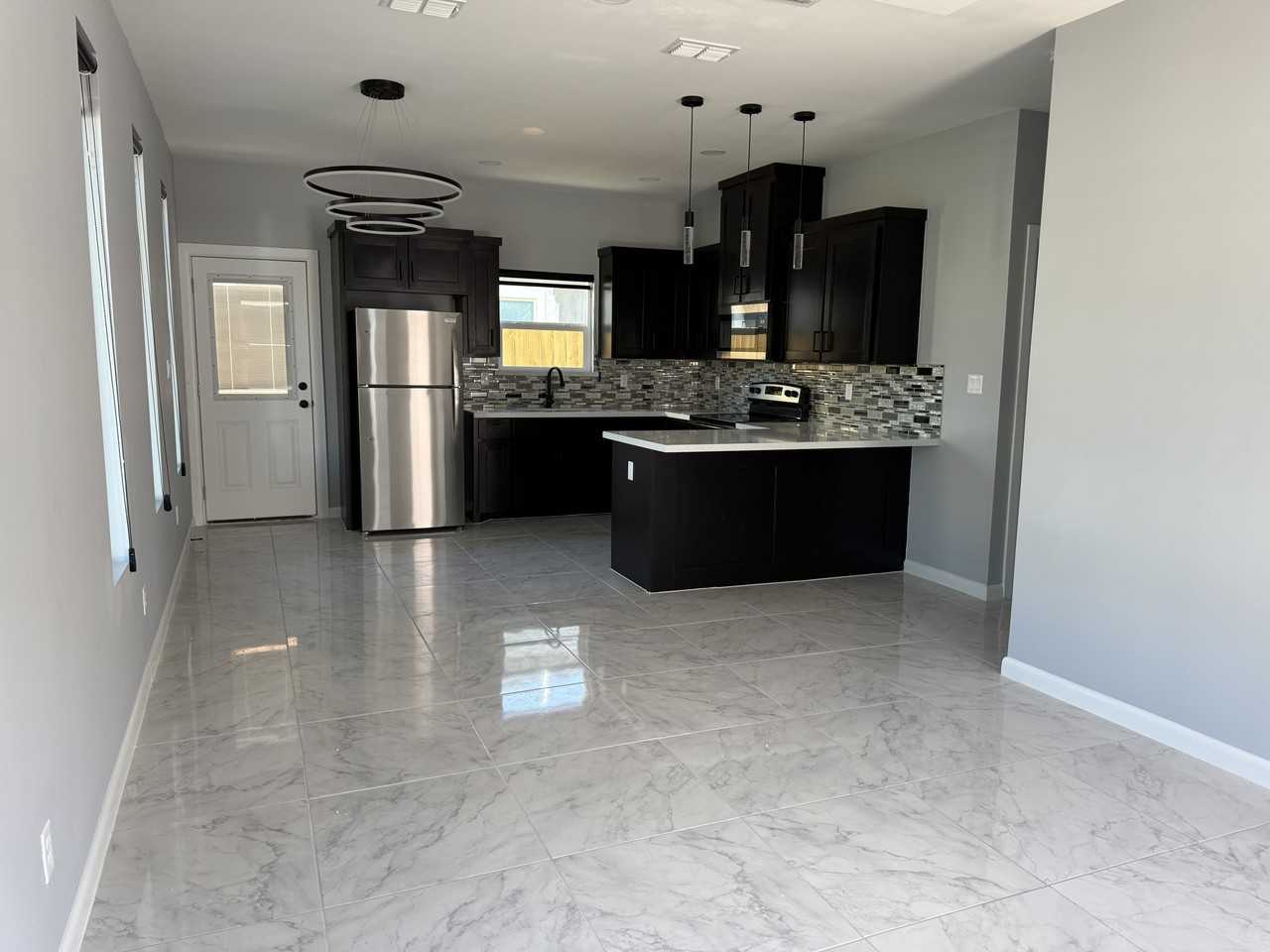 508 North Emerald Avenue #3 - Photo 4 of 15