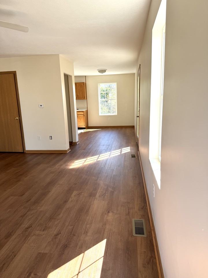 1 Frankie Ln #4 - Photo 2 of 11