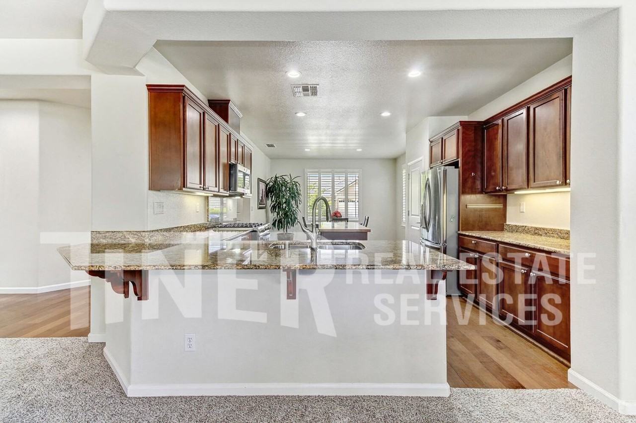9812 Westminster Way - Photo 3 of 10