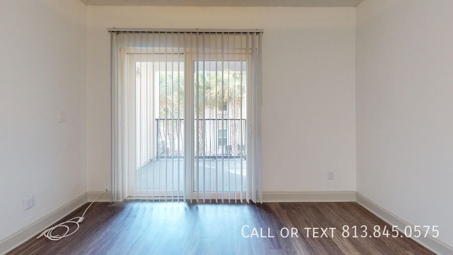 6237 S Manhattan Ave #5 - Photo 4 of 8