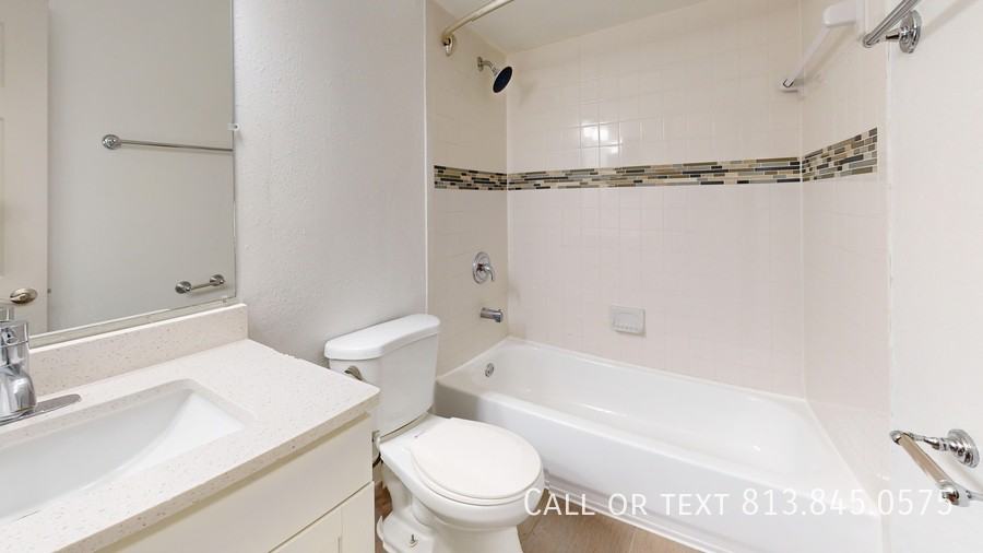 6237 S Manhattan Ave #5 - Photo 6 of 8