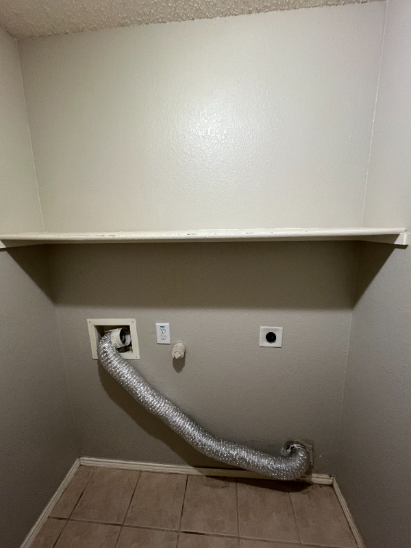 911 Simi Dr - Photo 3 of 20