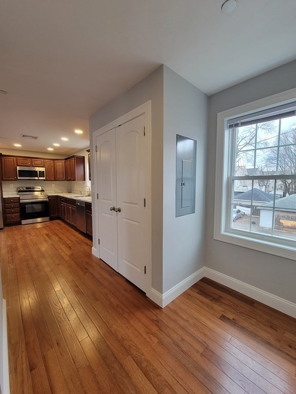 944 Warren Ave #1 - Photo 2 of 20