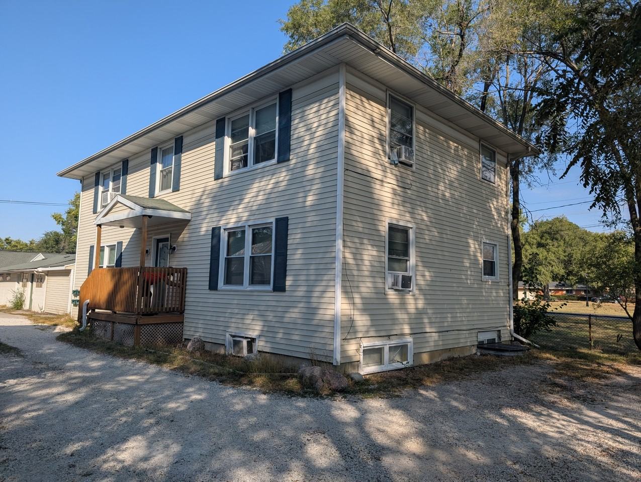 422 North Sheldon Street - Photo 3 of 22