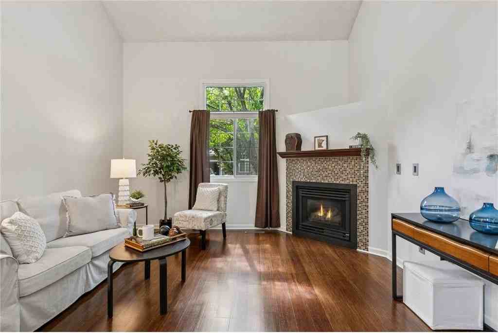 14153 Plymouth Avenue South - Photo 3 of 23