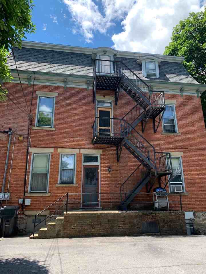 704 Penn Street - Photo 3 of 16