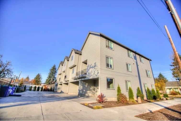 607 Northeast 92nd Avenue - Photo 3 of 22