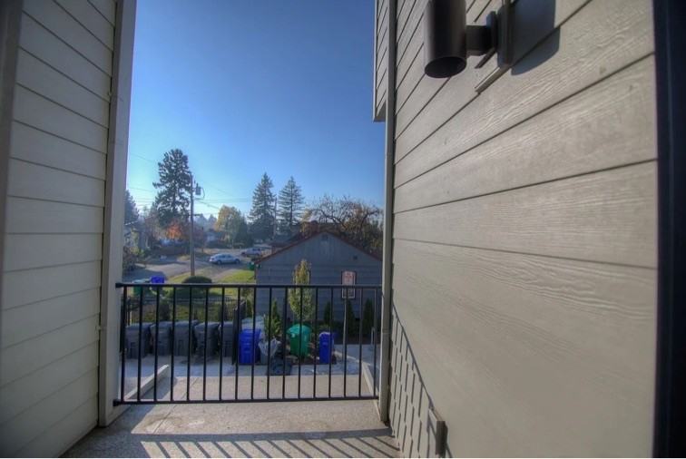 607 Northeast 92nd Avenue - Photo 4 of 22