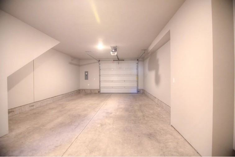 607 Northeast 92nd Avenue - Photo 5 of 22