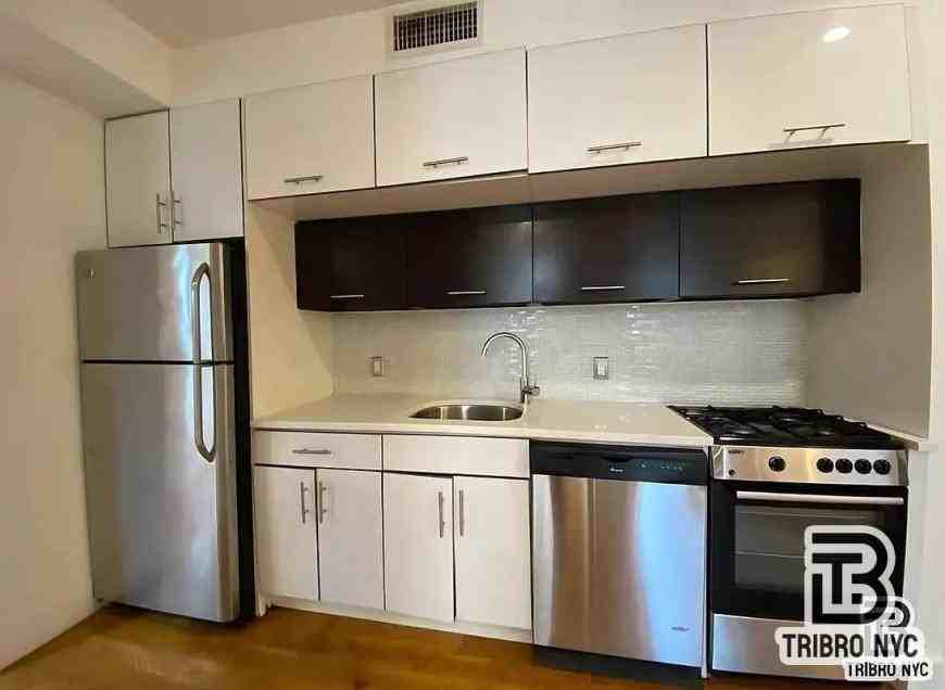 506 Warren Street - Photo 2 of 6