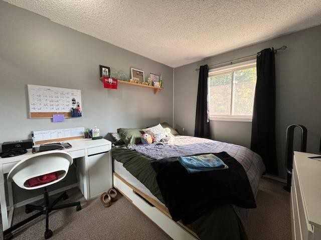 125 Sekura Crescent - Photo 2 of 8