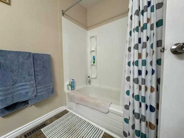 125 Sekura Crescent - Photo 4 of 8