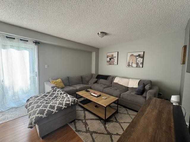 125 Sekura Crescent - Photo 6 of 8
