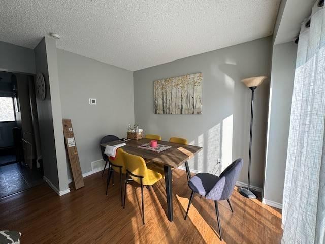 125 Sekura Crescent - Photo 7 of 8