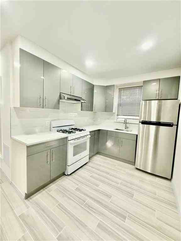 2129 71st St #1 - Photo 3 of 9