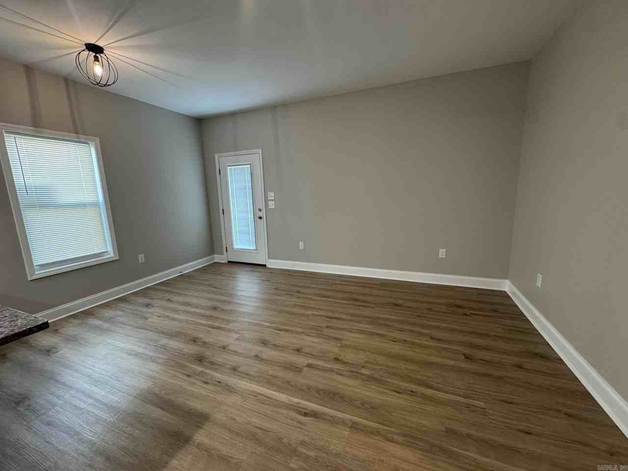 215 N Elm St - Photo 7 of 22