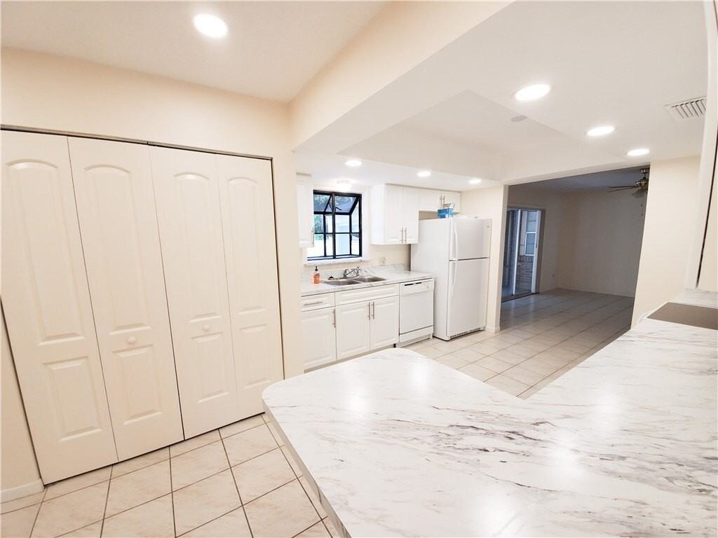 2671 Victory Blvd - Photo 6 of 27