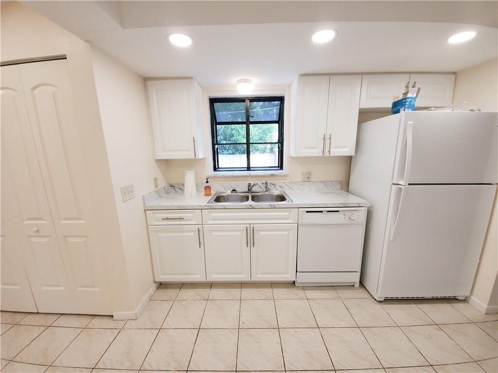 2671 Victory Blvd - Photo 7 of 27