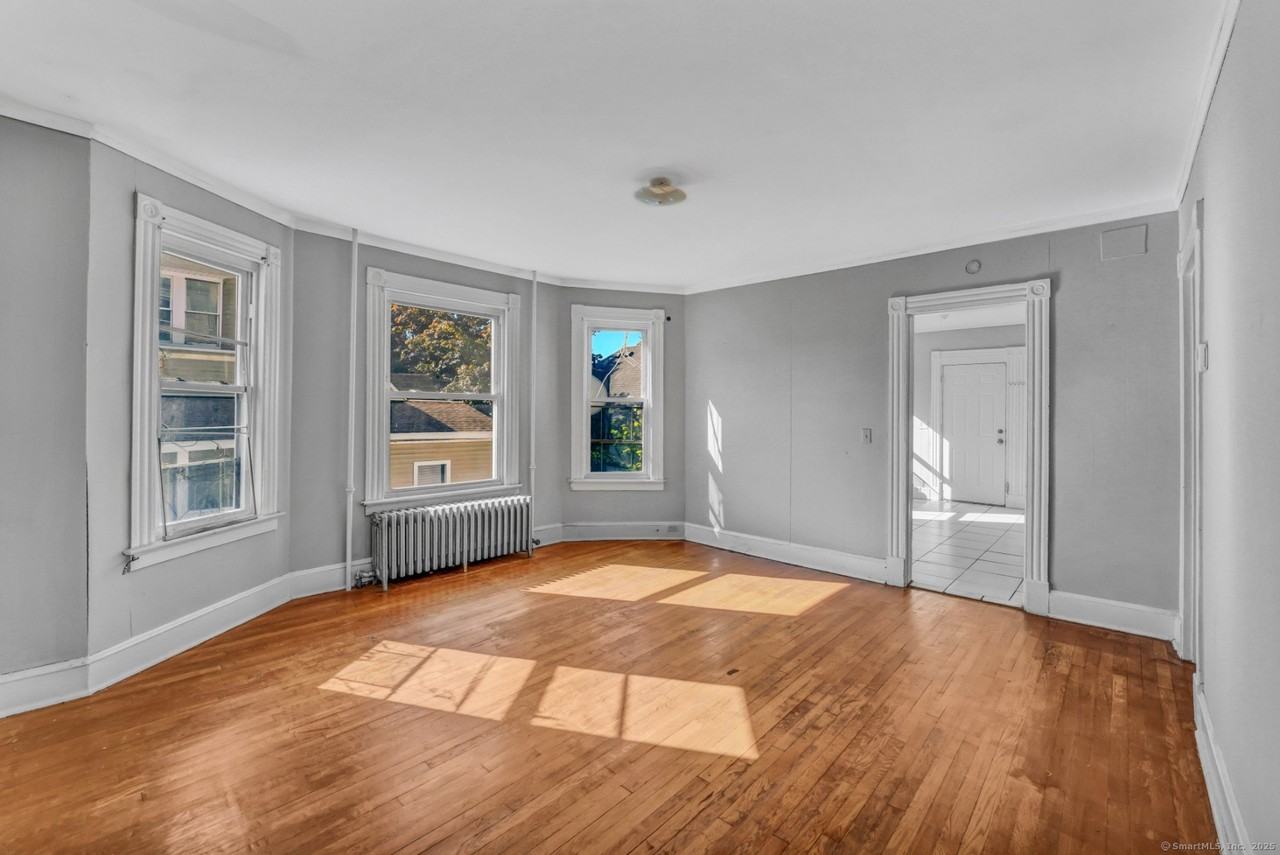 221 Willow St #2ndFL - Photo 7 of 11