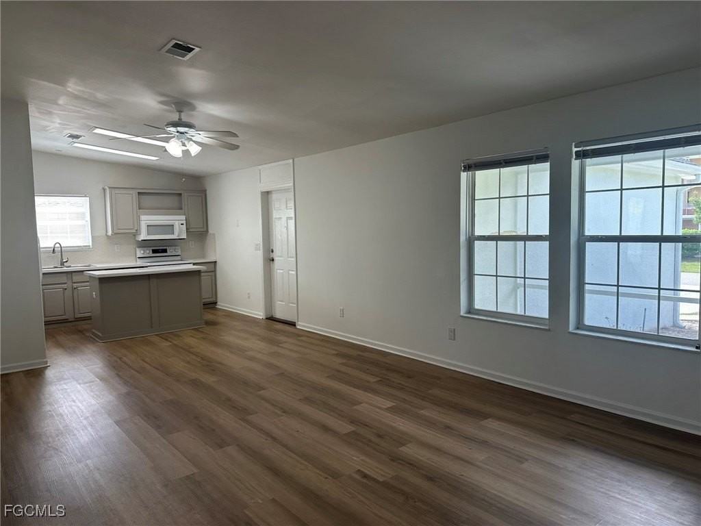 121 Ne 11th Pl - Photo 6 of 29