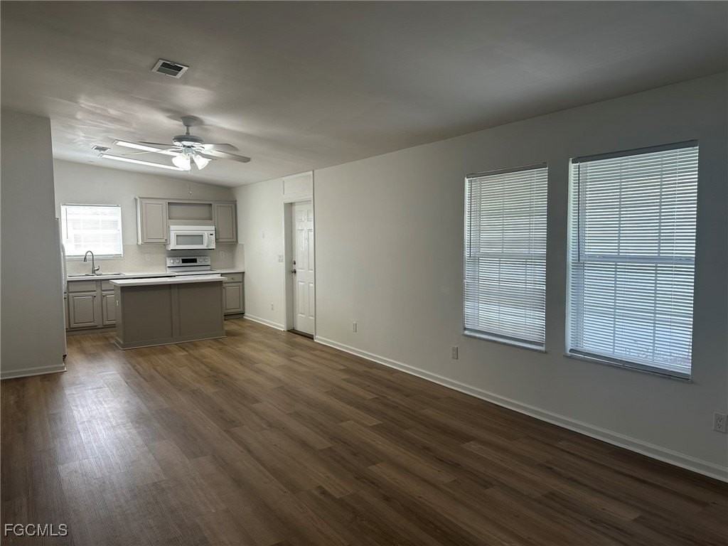 121 Ne 11th Pl - Photo 7 of 29