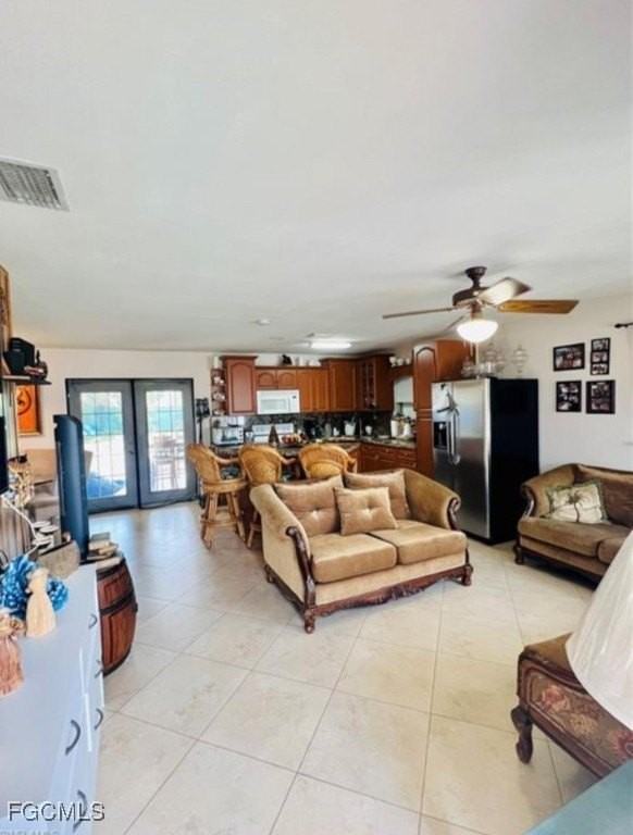 804 March Street - Photo 4 of 14