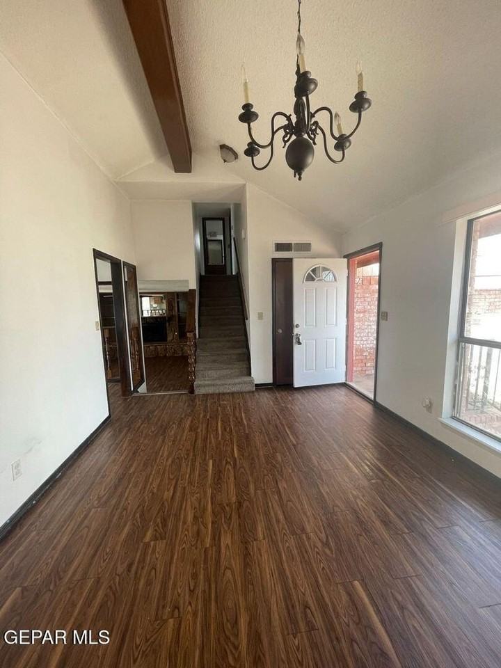 11711 Trey Burton Dr - Photo 3 of 22