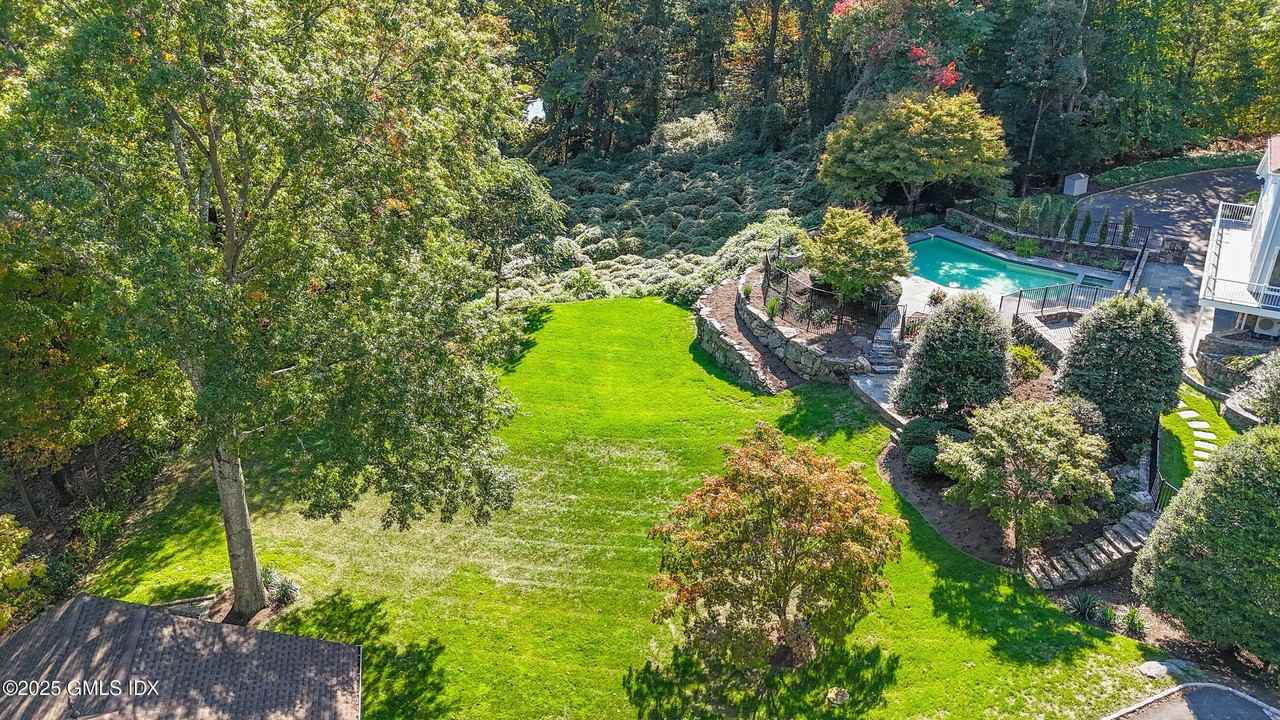 21 Harkim Rd - Photo 4 of 43