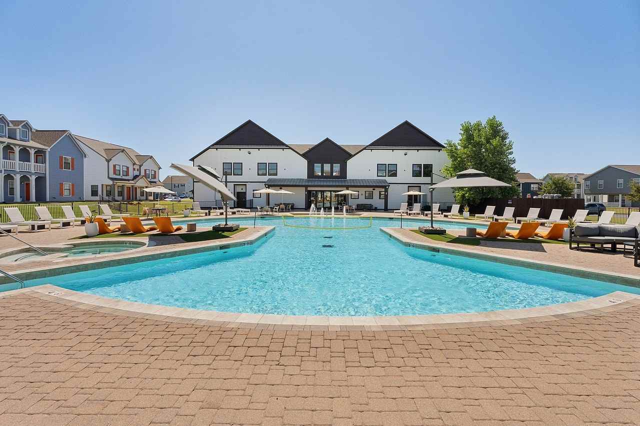 Cottage Row Stillwater - Photo 2 of 50