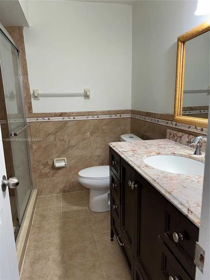 5912 Southwest 133rd Court - Photo 5 of 10