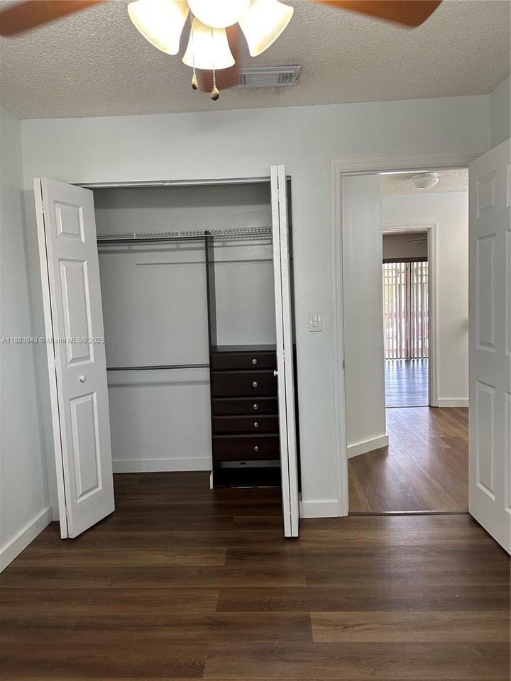 5912 Southwest 133rd Court - Photo 7 of 10