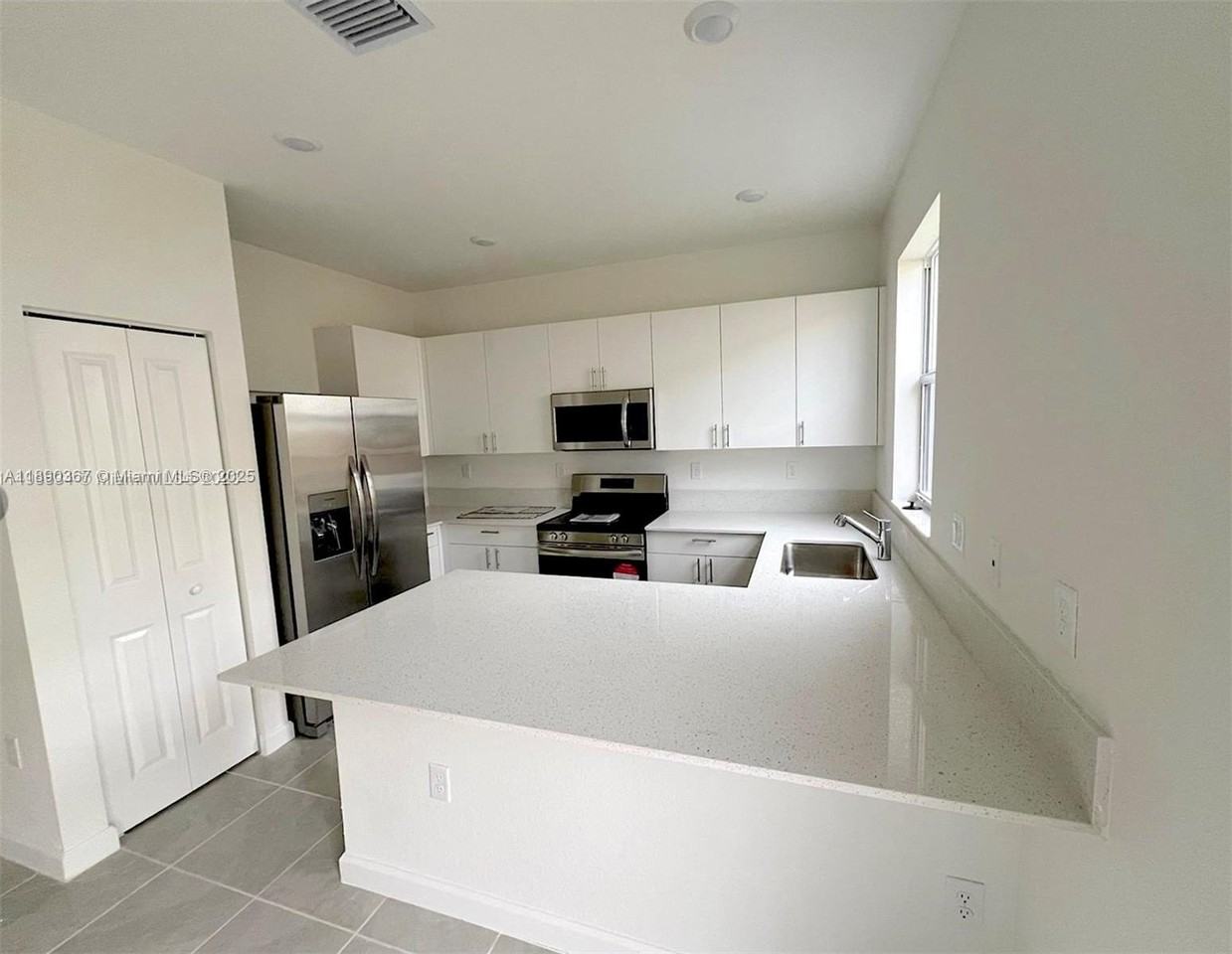 16243 Sw 292nd St #16243 - Photo 3 of 13