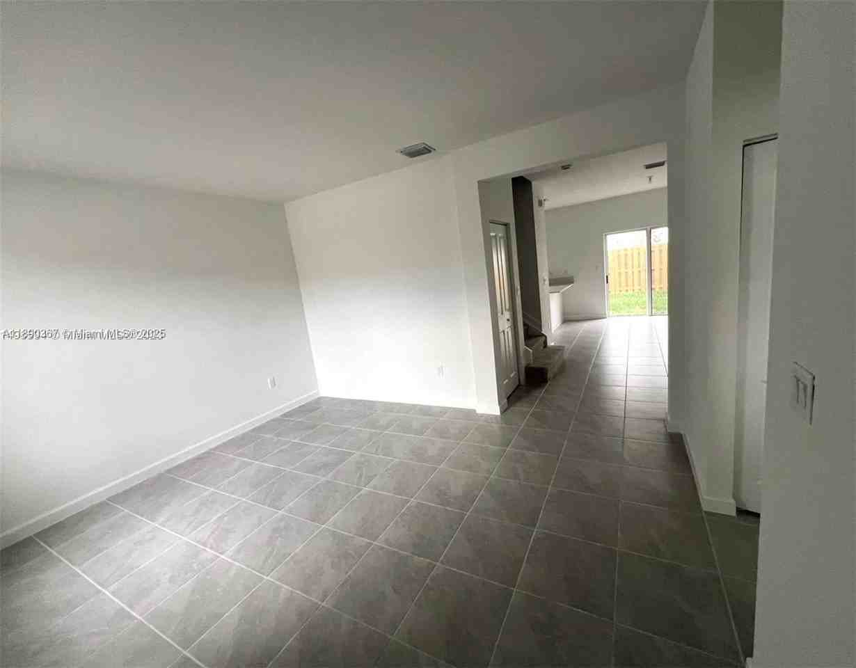 16243 Sw 292nd St #16243 - Photo 4 of 13