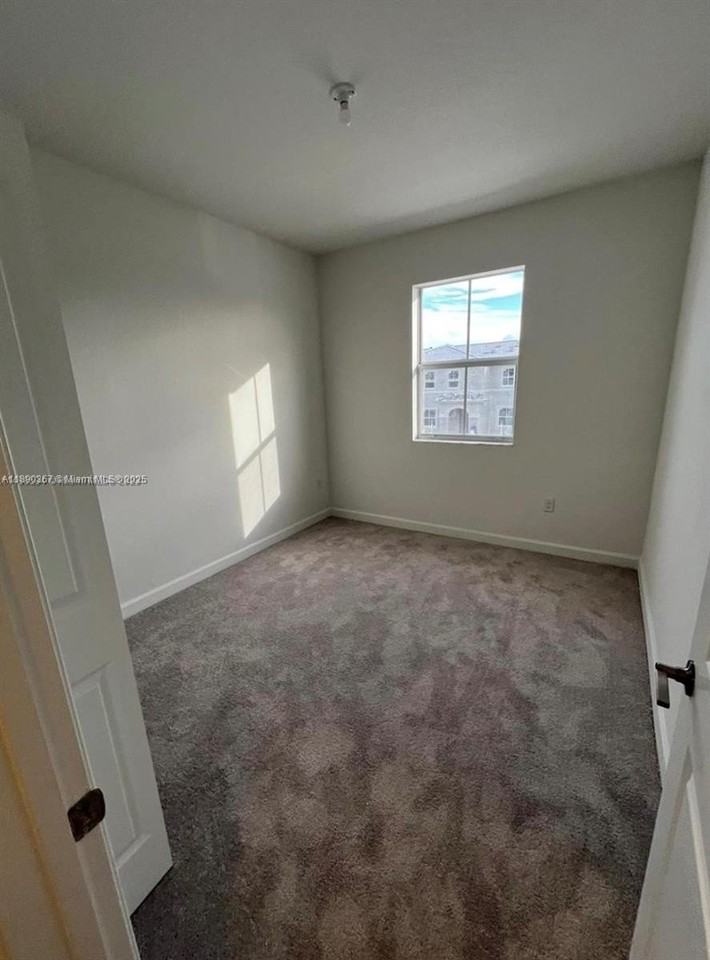 16243 Sw 292nd St #16243 - Photo 7 of 13