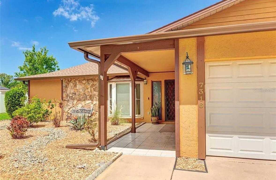 7316 Caladesia Dr - Photo 5 of 39