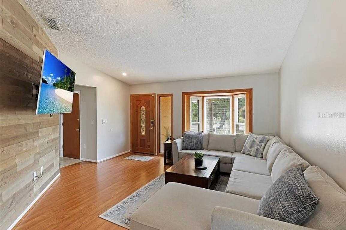 7316 Caladesia Dr - Photo 6 of 39