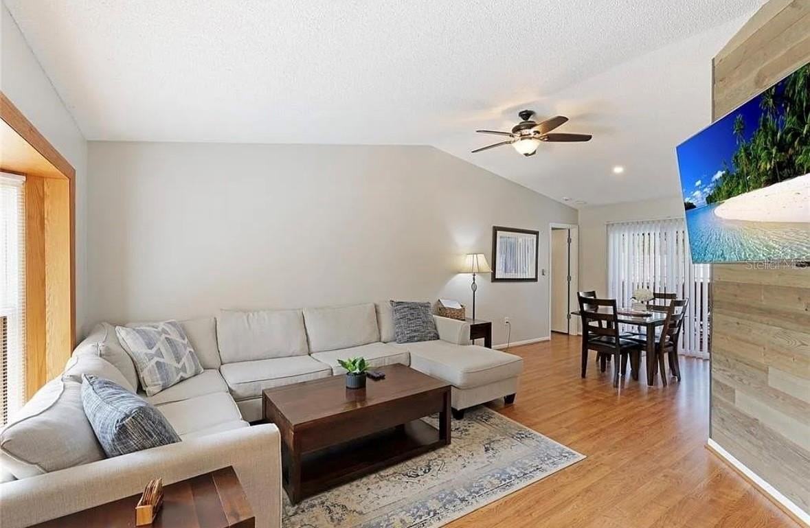 7316 Caladesia Dr - Photo 7 of 39