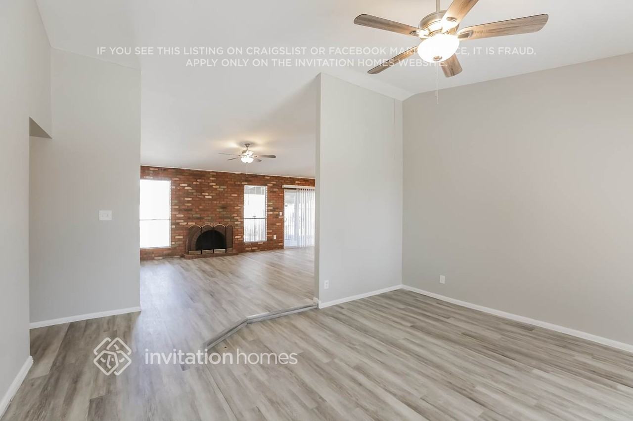 2157 S Extension Rd - Photo 3 of 16