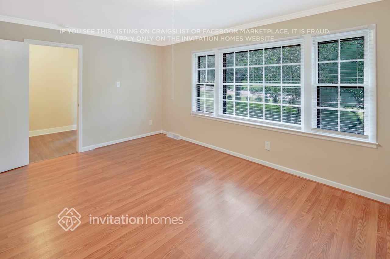 8433 Dunsinane Dr - Photo 5 of 27