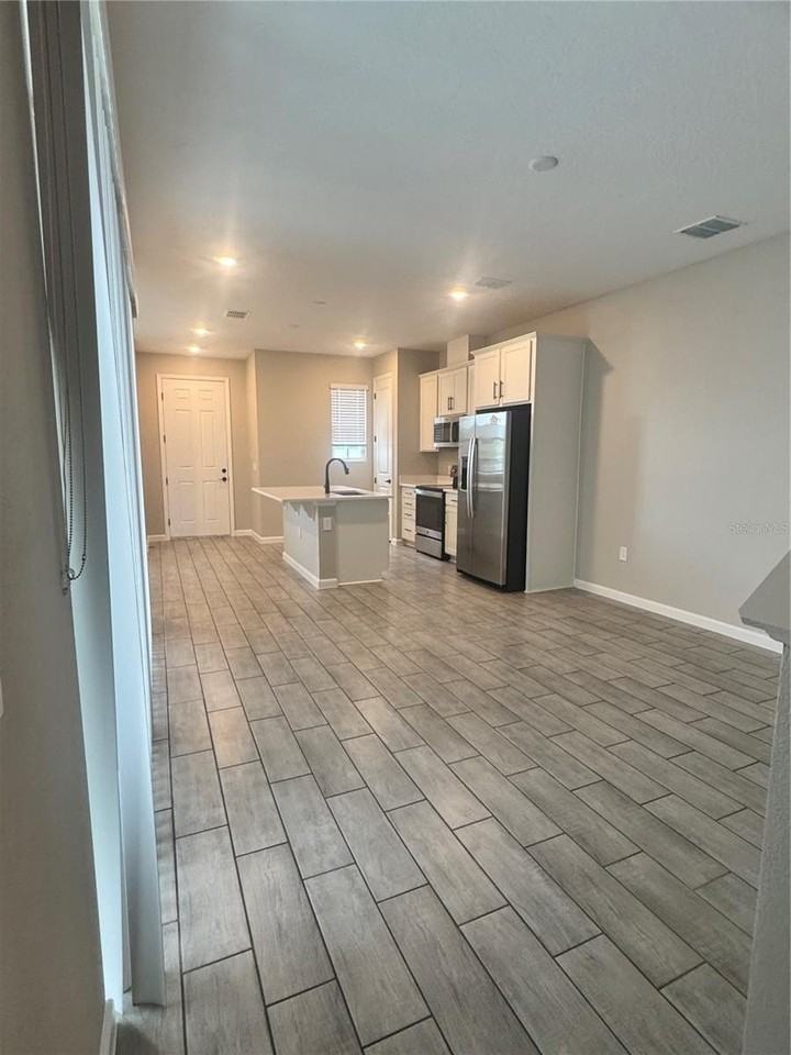 1449 Axel Graeson Ave - Photo 5 of 12