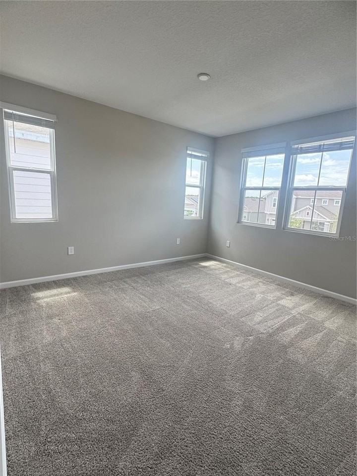 1449 Axel Graeson Ave - Photo 7 of 12