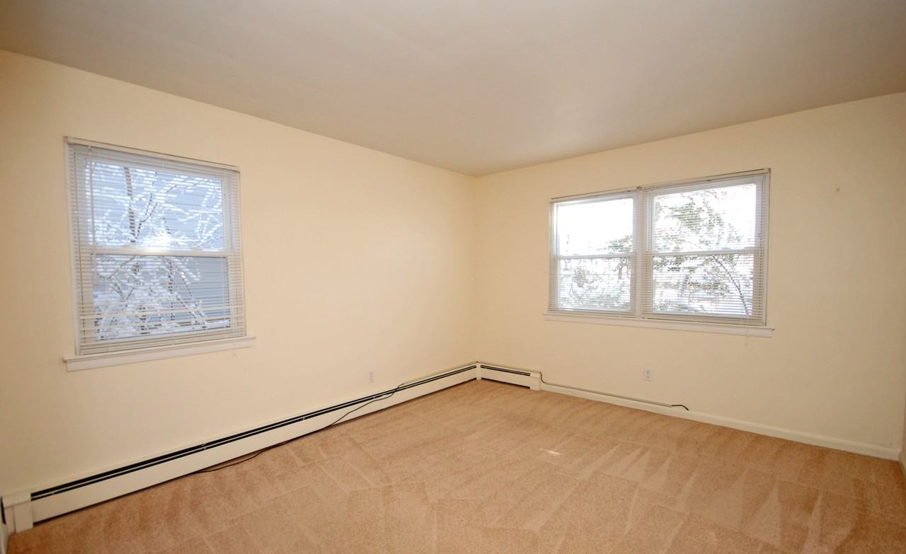 25 Whitfield St - Photo 3 of 22