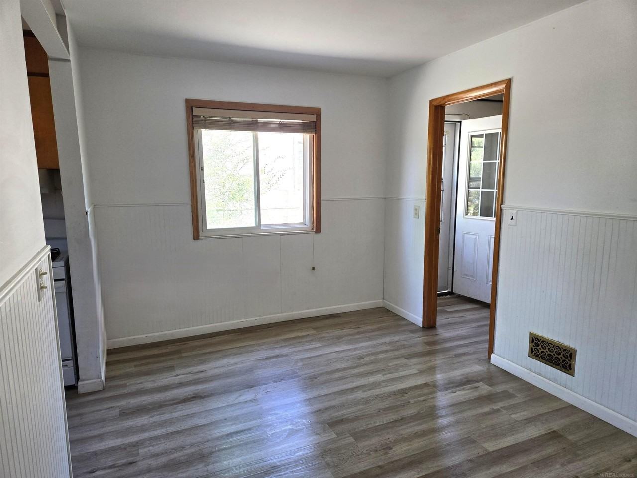 1186 E Harwood Ave - Photo 5 of 13