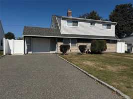 featured image of 27 Gleaner Ln