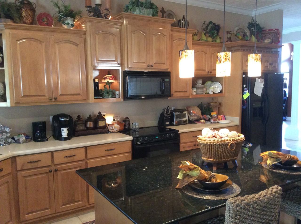 136 Hombre Cir - Photo 2 of 12