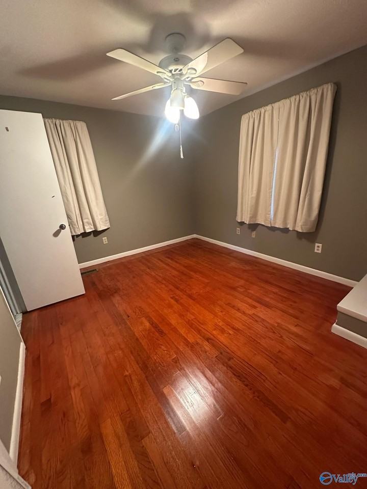 127 Haden Rd - Photo 5 of 11