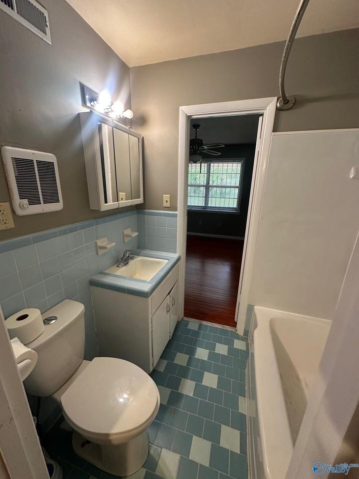 127 Haden Rd - Photo 7 of 11