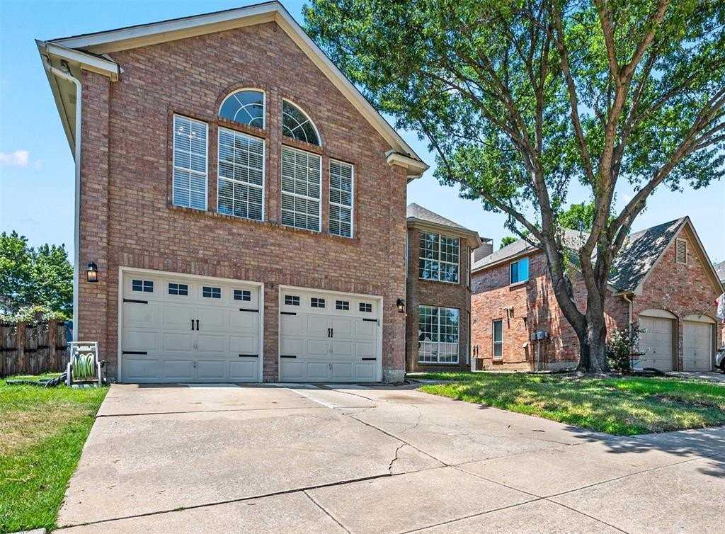 1821 Brook Ln - Photo 3 of 36